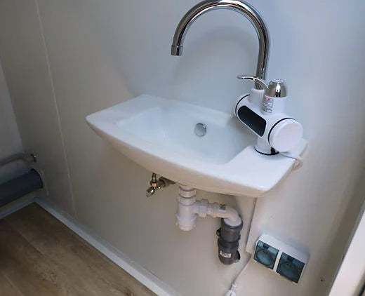 Contentor Sanitário Duplo com 2 Cabinas