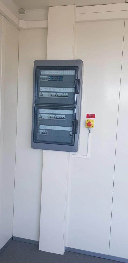 Contentor Bar 40′ em Madeira